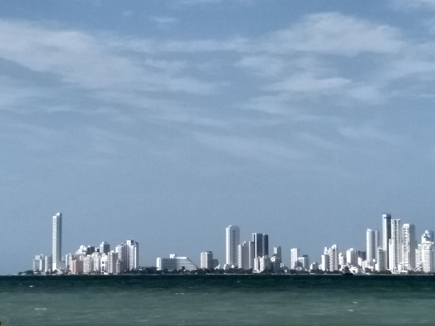 mejor época para viajar a Cartagena: vista de la bahía desde Tierra Bomba
